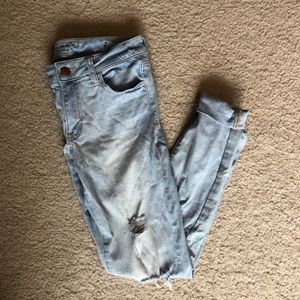 Distressed jeggings